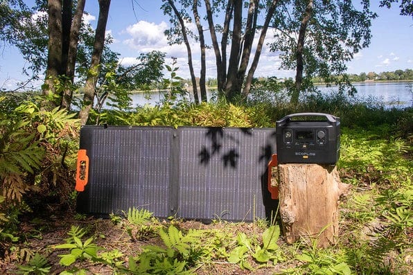 solar powered generator camping EcoFlow RIVER 2 Power Station - Portable Solar Generator
